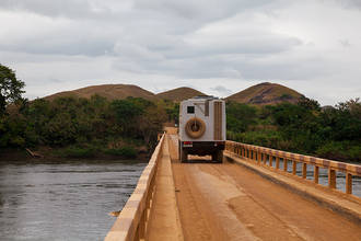 Flussüberquerung im Kongo