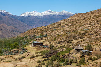 Schnee in den Bergen Lesothos