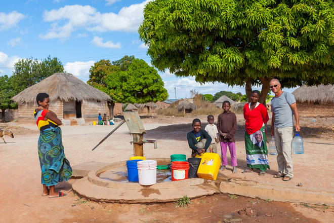 typische Wasserpumpe im Dorf