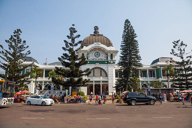 der schön restaurierte Bahnhof in Maputo
