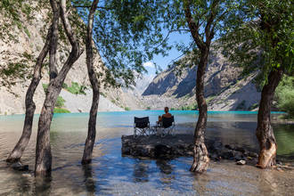 endlich in die Berge nach Tadjikistan: idyllischer Platz am See