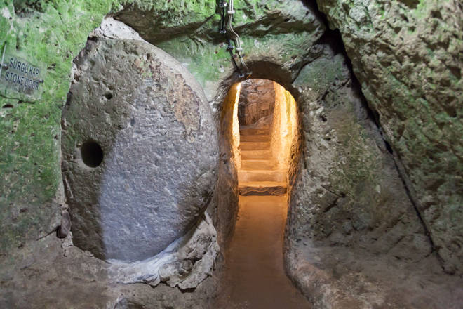 Eine unterirdische Höhlenstadt in Kappadokien