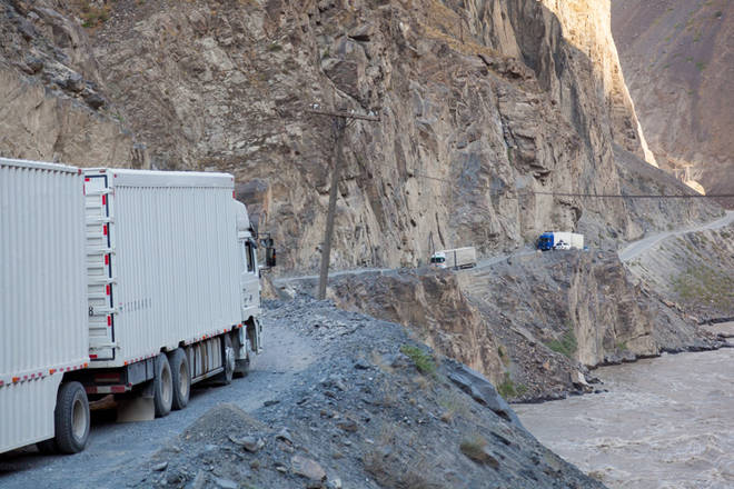 Fahrkünste über den  Pamir Highway