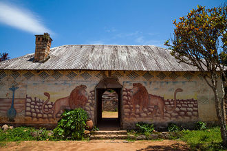 Eingangstor zum Fon-Palast von Bafut