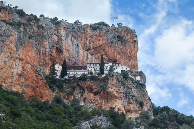 Kloster Eloni, in die Felswand gebaut