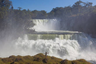 tosende Wassermassen an den Kabweluma Falls