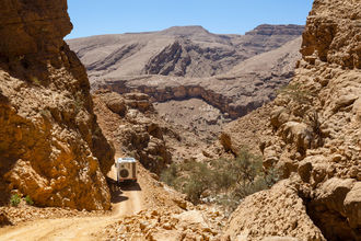 Pistenfahrt entlang des Jebel Bani Jabir