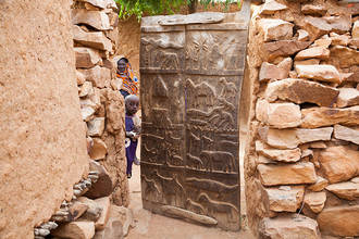 Songo - traditionelle geschnitzte Eingangstür
