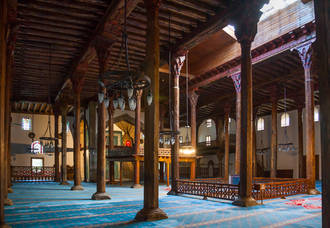 Seldschukische Kunstfertigkeit in der Esrefoglu Moschee