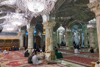 Gebetsräume in der Moschee des Heiligen Bezirks in Al Nadjaf