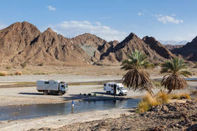 Travellertreffen im Wadi Al Abyadh