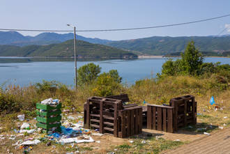 Vermüllter Picknickplatz in Nordmazedonien - eher Normalität