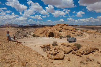 am Roch Arch im Namib Naukluft Park