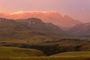 Sonnenaufgang im Injasuti NP in den Drakensbergen