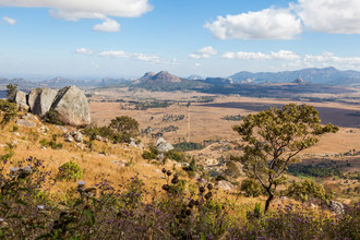 Hügellandschaft in den Dedza Mountains