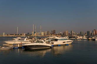 Blick vom Yachtclub Naval auf die Skyline Luandas
